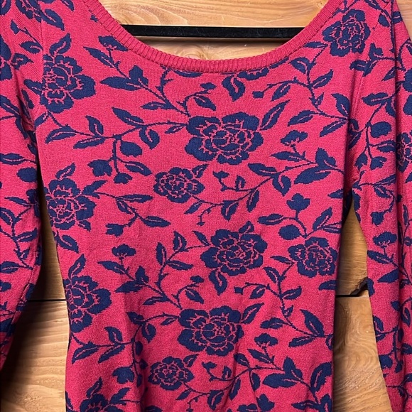 modcloth x Colectif Women’s sweater Med Deep V Neck scoop‎ back Red Blue Floral - Picture 8 of 9